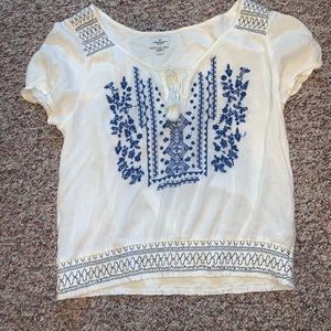 American Eagle top with blue detail